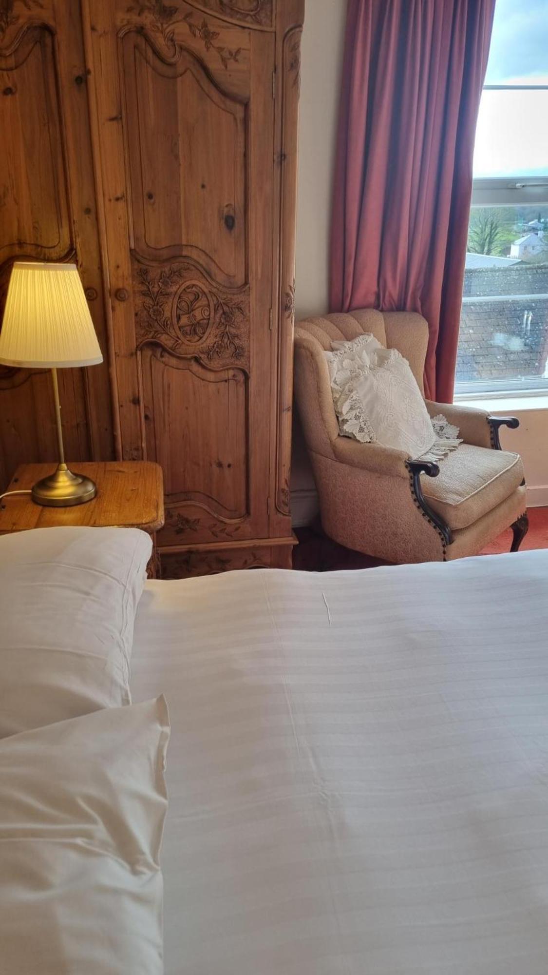 Bed and Breakfast Charlemont House Moy Habitación foto